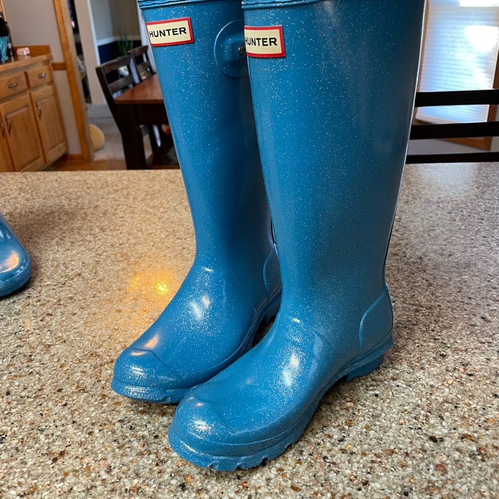 Womens Hunter rain boots.